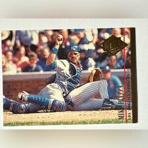 Mike Piazza Los Angeles Dodgers 1994 Fleer Baseball Trading Card No. 218